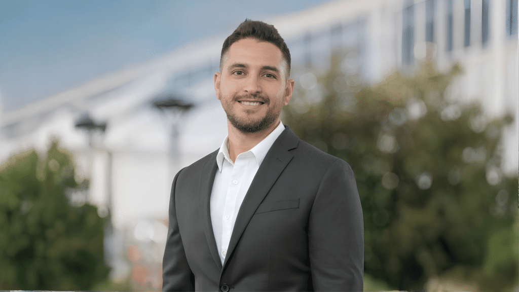 Volunteer Spotlight: Oscar Barzuna-Hidalgo